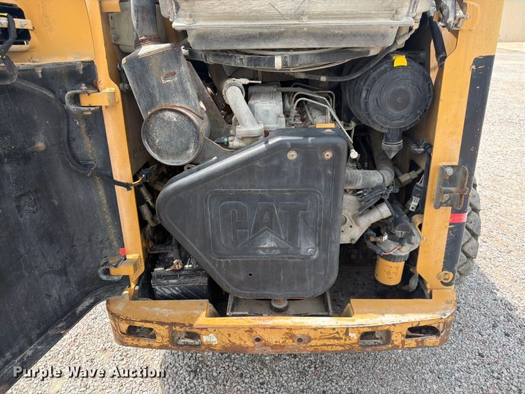 image for item FK3540 2004 Caterpillar 246B skid steer loader