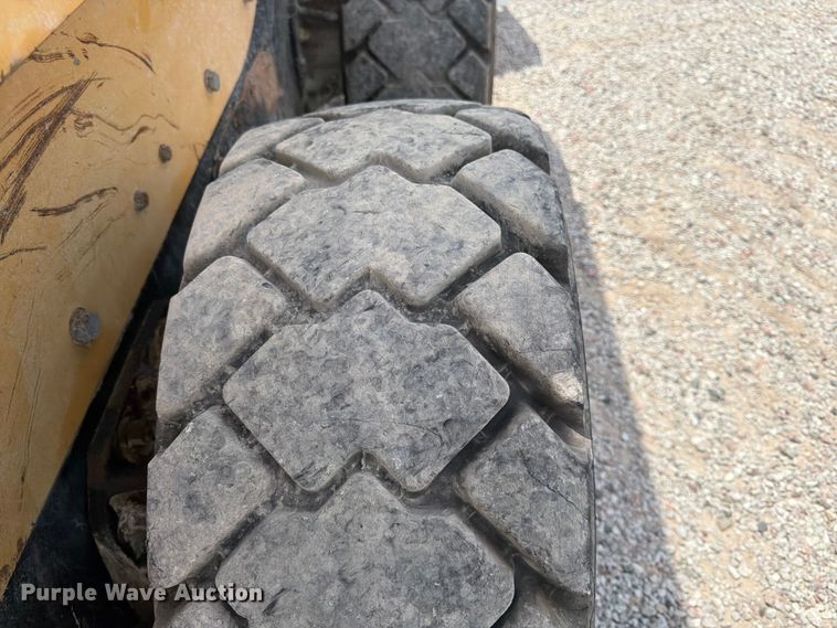 image for item FK3540 2004 Caterpillar 246B skid steer loader
