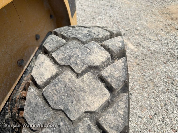 image for item FK3540 2004 Caterpillar 246B skid steer loader