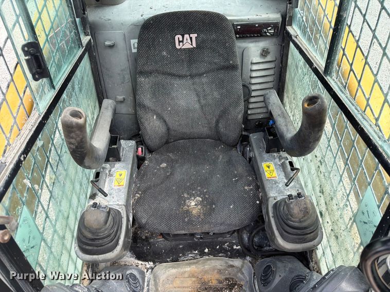 image for item FK3541 2014 Caterpillar 262D skid steer loader
