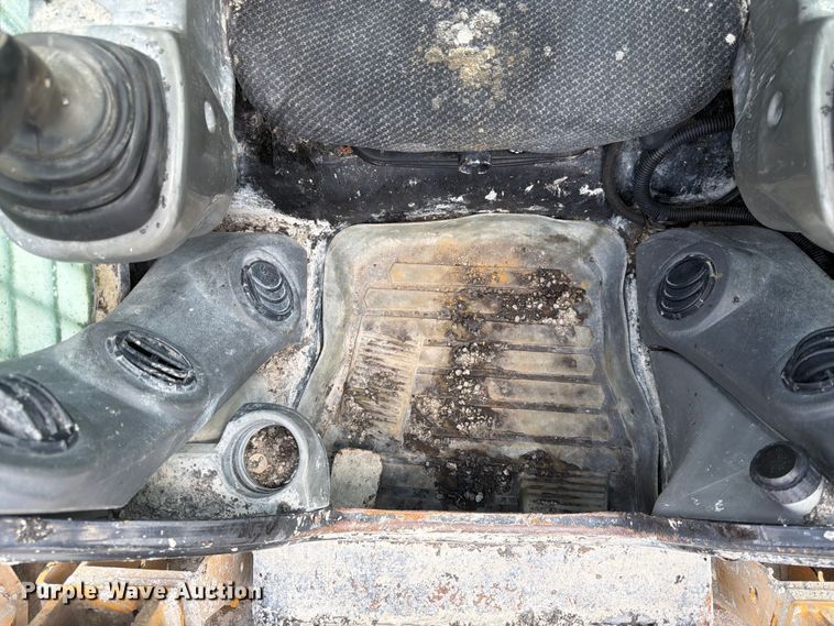 image for item FK3541 2014 Caterpillar 262D skid steer loader