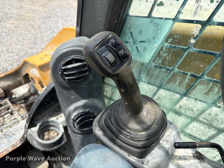 image for item FK3541 2014 Caterpillar 262D skid steer loader