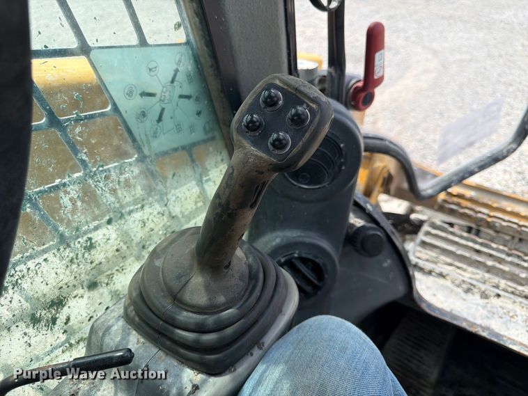 image for item FK3541 2014 Caterpillar 262D skid steer loader