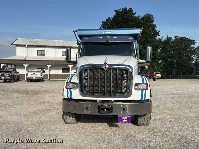 image for item FK4052 2022 International HX620 dump truck