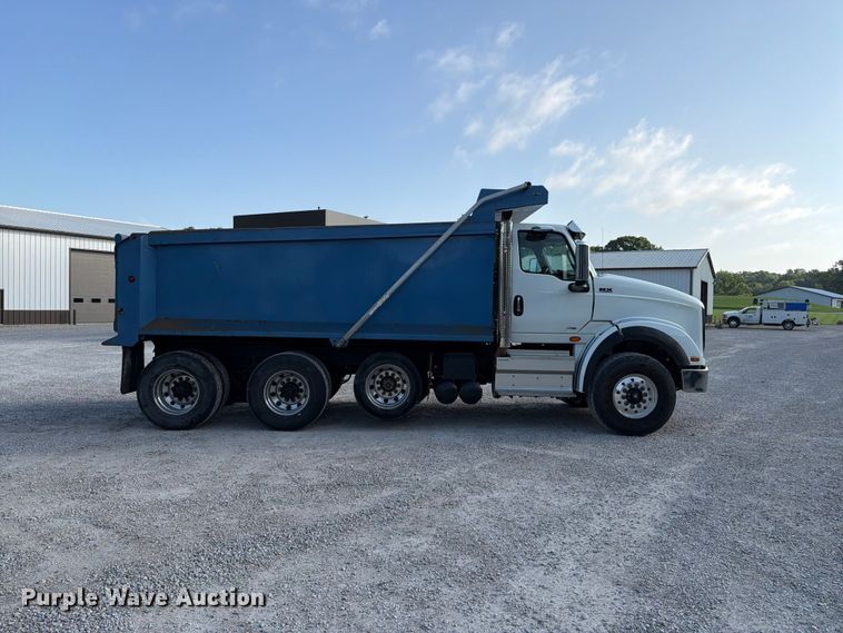 image for item FK4052 2022 International HX620 dump truck