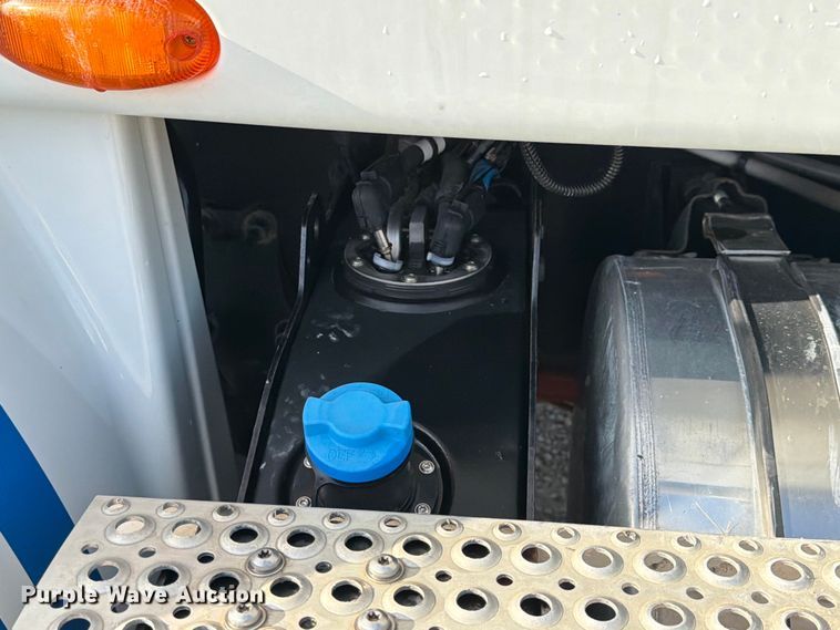 image for item FK4052 2022 International HX620 dump truck