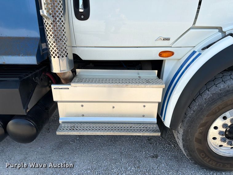 image for item FK4052 2022 International HX620 dump truck