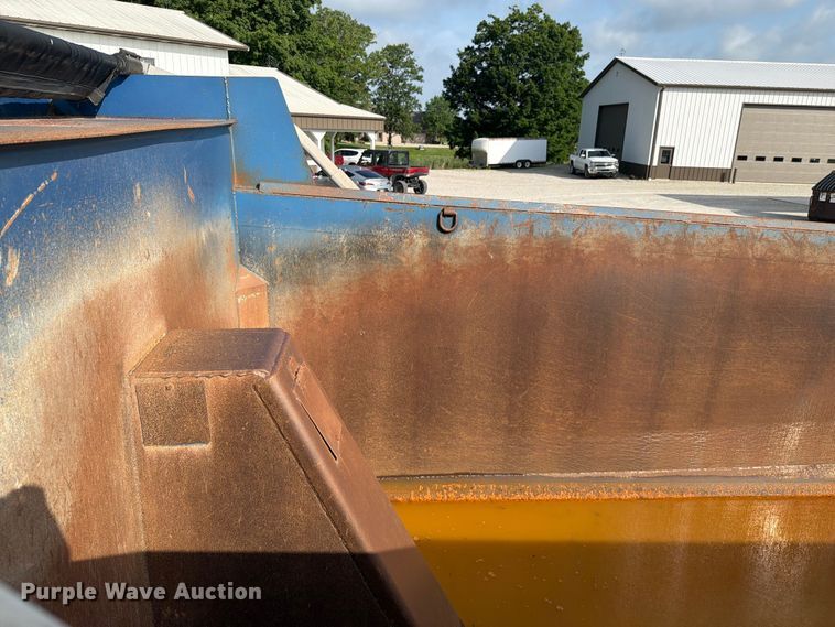 image for item FK4052 2022 International HX620 dump truck