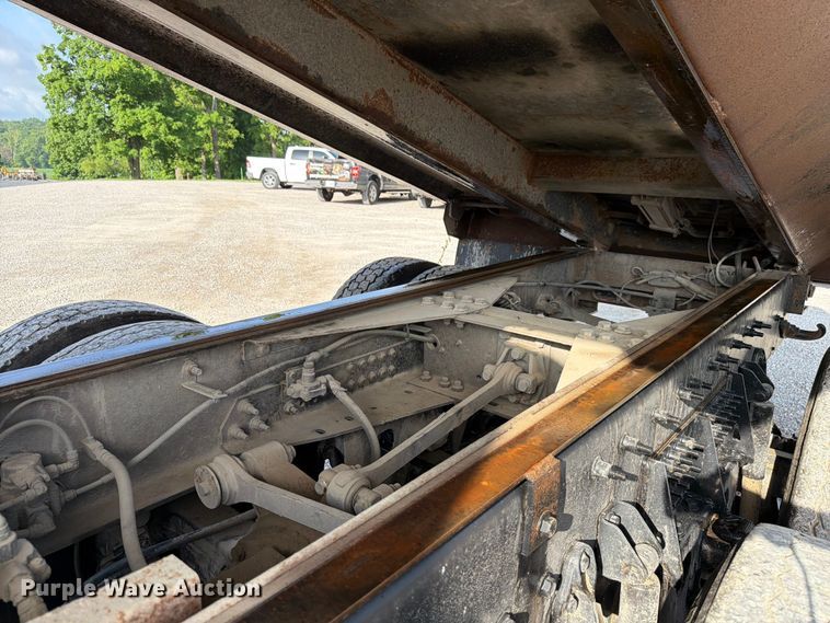 image for item FK4052 2022 International HX620 dump truck