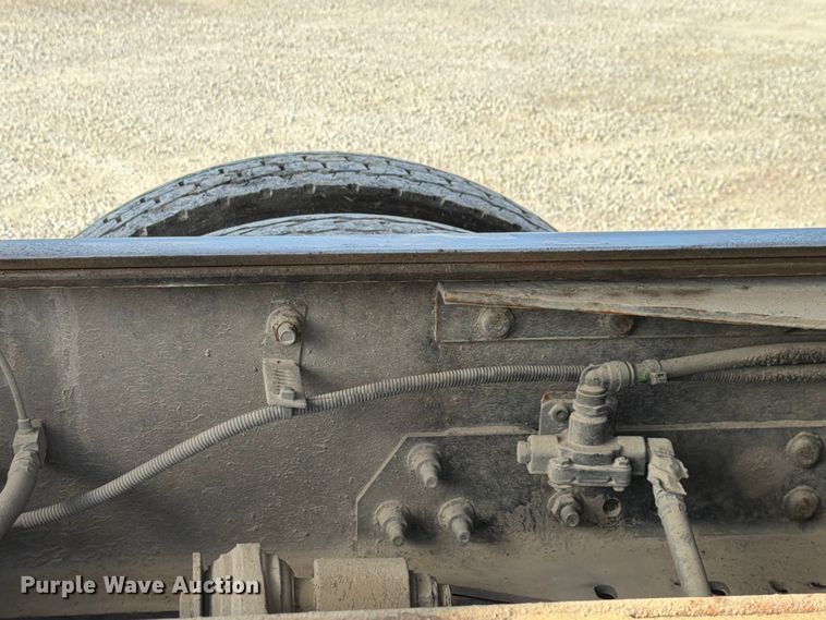 image for item FK4052 2022 International HX620 dump truck