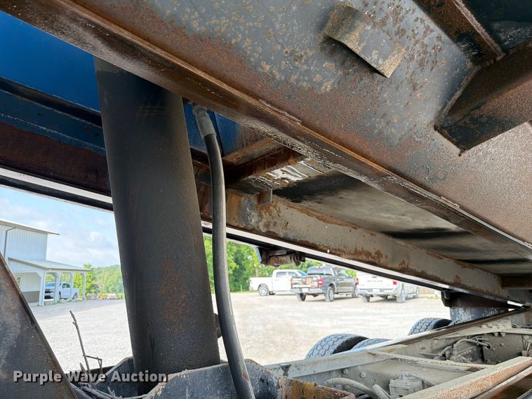 image for item FK4052 2022 International HX620 dump truck
