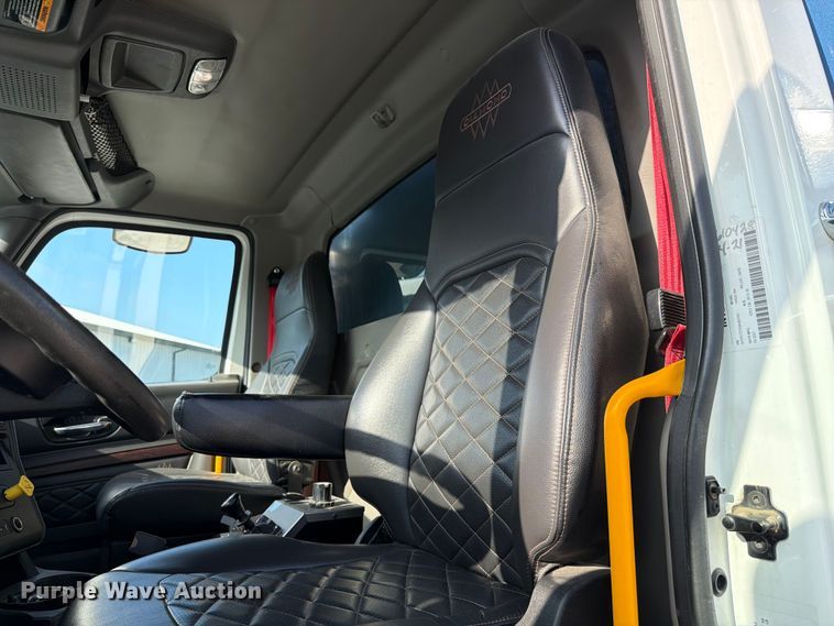 image for item FK4052 2022 International HX620 dump truck