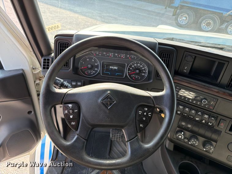 image for item FK4052 2022 International HX620 dump truck