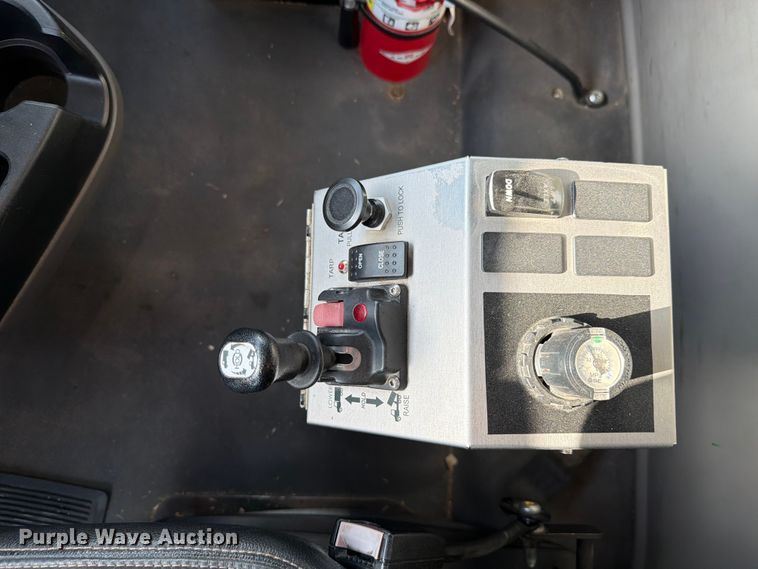 image for item FK4052 2022 International HX620 dump truck