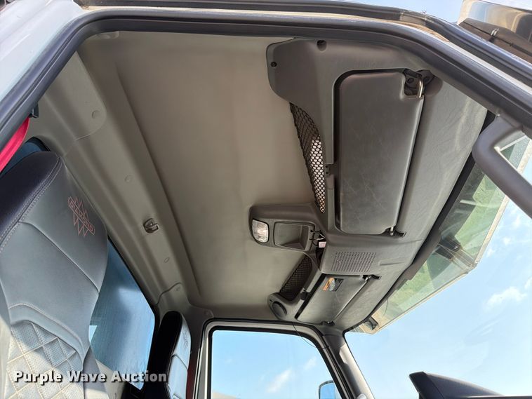 image for item FK4052 2022 International HX620 dump truck