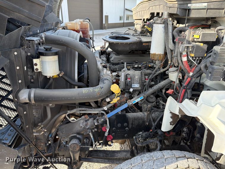 image for item FK4052 2022 International HX620 dump truck