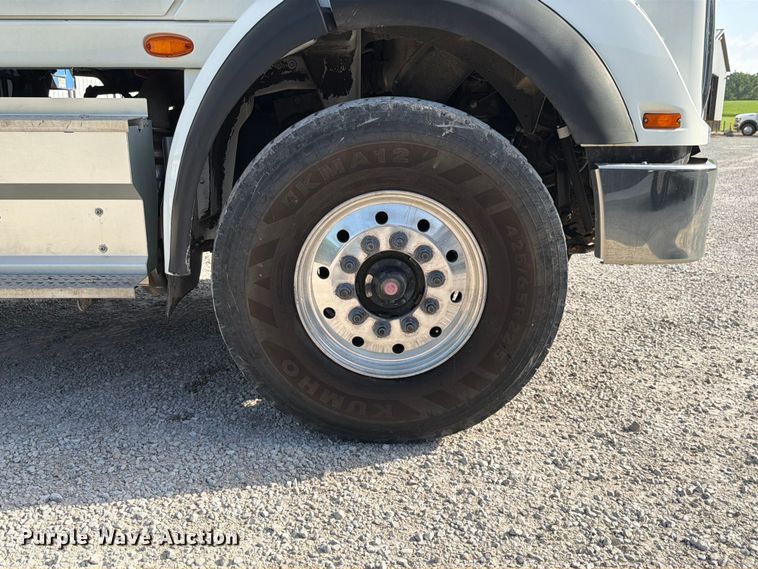 image for item FK4052 2022 International HX620 dump truck