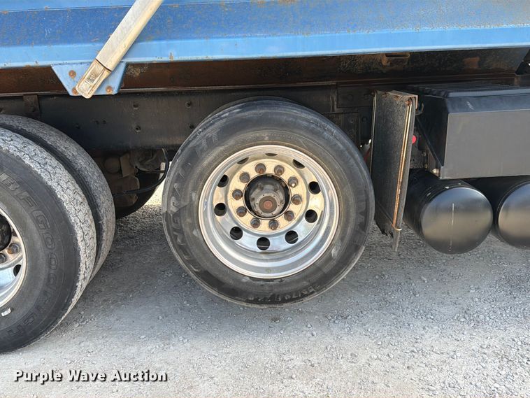 image for item FK4052 2022 International HX620 dump truck