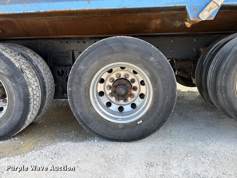 image for item FK4052 2022 International HX620 dump truck