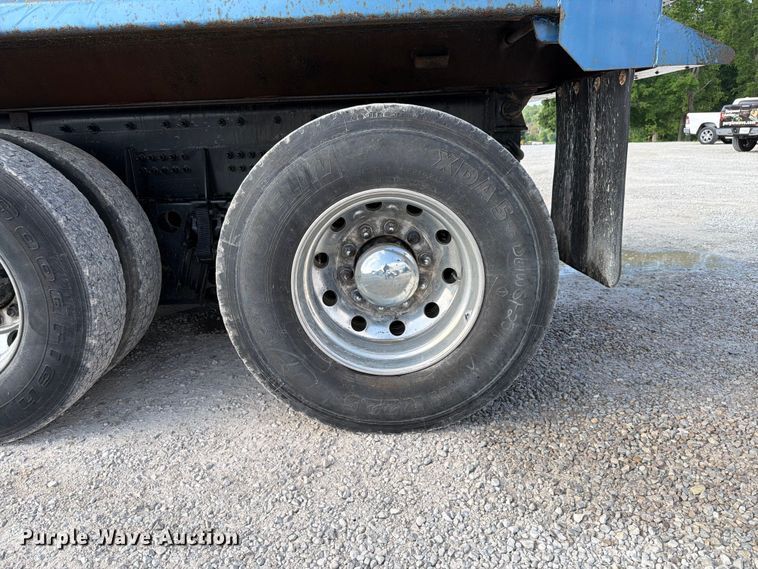 image for item FK4052 2022 International HX620 dump truck