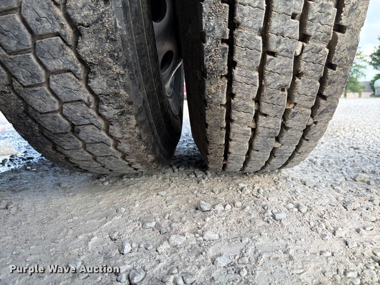 image for item FK4052 2022 International HX620 dump truck