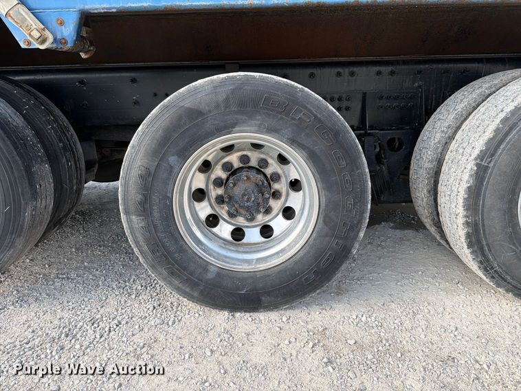 image for item FK4052 2022 International HX620 dump truck