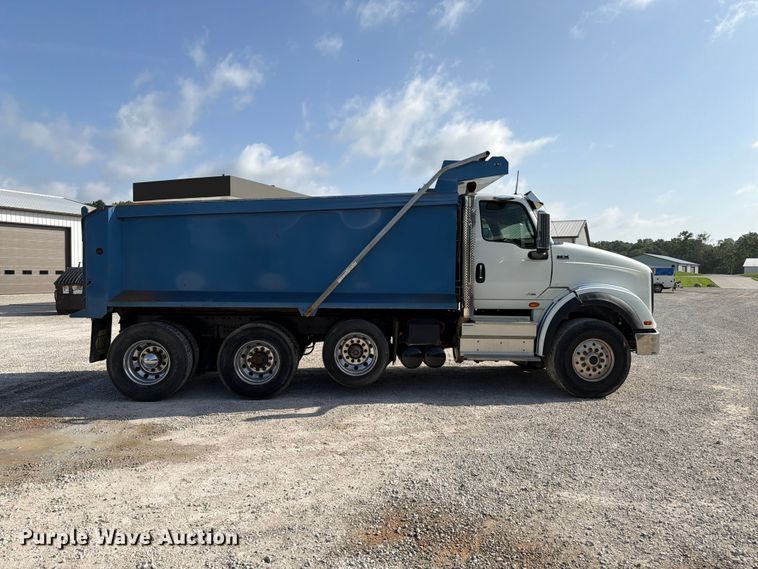 image for item FK4053 2022 International HX620 dump truck