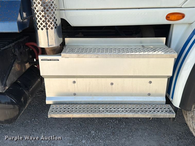 image for item FK4053 2022 International HX620 dump truck