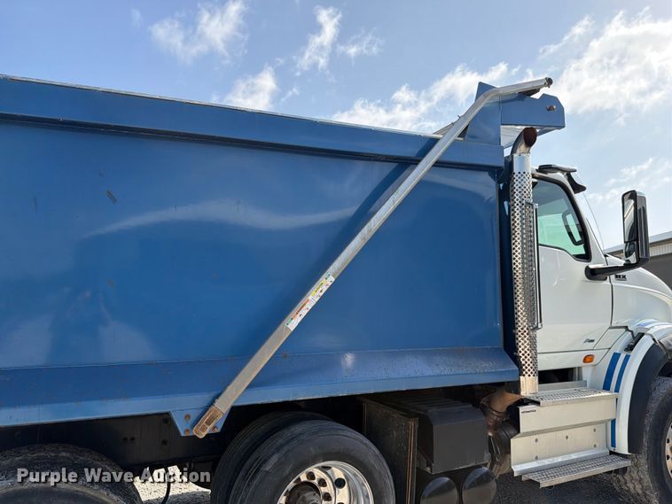 image for item FK4053 2022 International HX620 dump truck