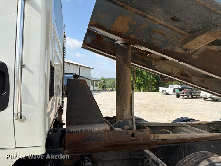 image for item FK4053 2022 International HX620 dump truck