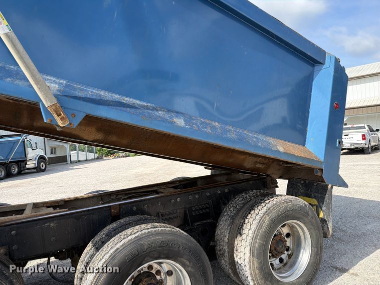 image for item FK4053 2022 International HX620 dump truck