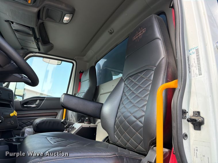 image for item FK4053 2022 International HX620 dump truck