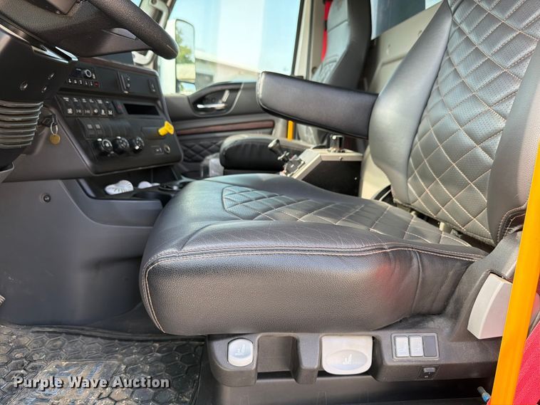 image for item FK4053 2022 International HX620 dump truck