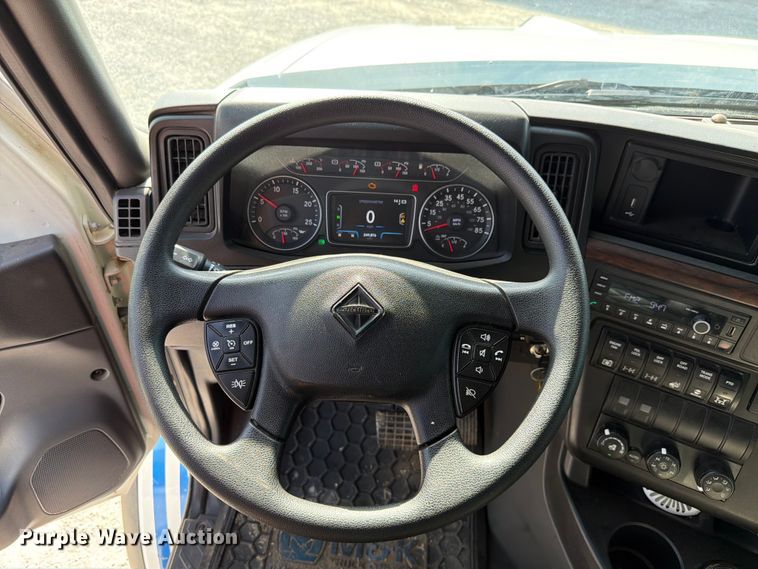 image for item FK4053 2022 International HX620 dump truck