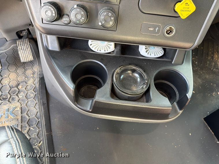 image for item FK4053 2022 International HX620 dump truck