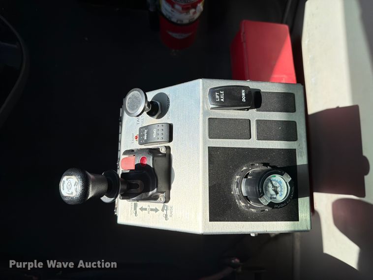 image for item FK4053 2022 International HX620 dump truck