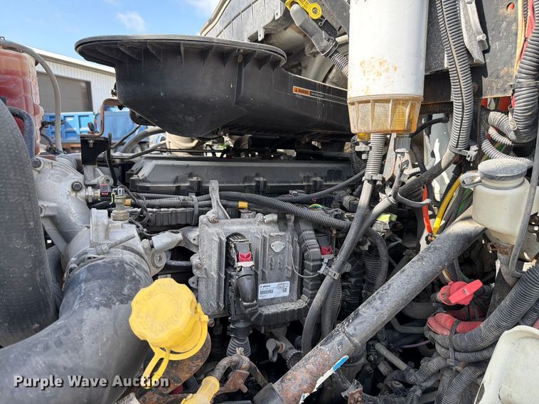 image for item FK4053 2022 International HX620 dump truck