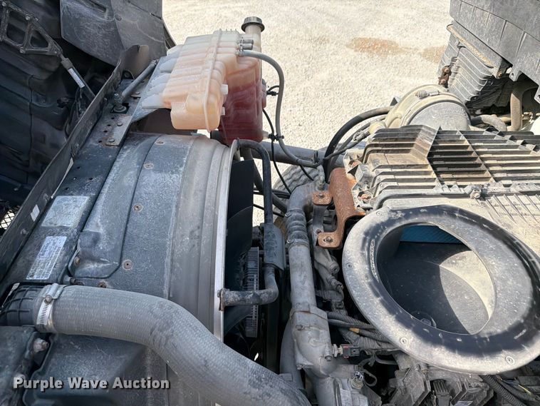 image for item FK4053 2022 International HX620 dump truck