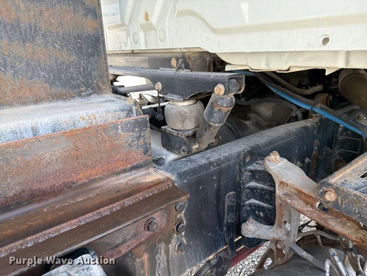 image for item FK4053 2022 International HX620 dump truck