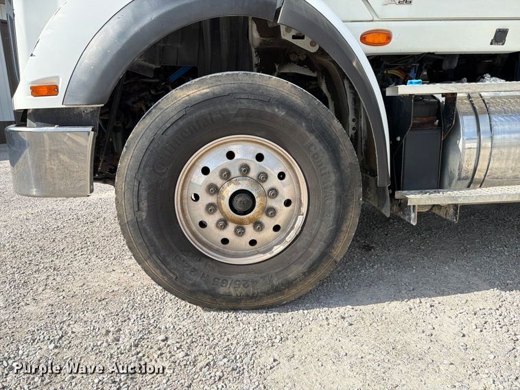 image for item FK4053 2022 International HX620 dump truck