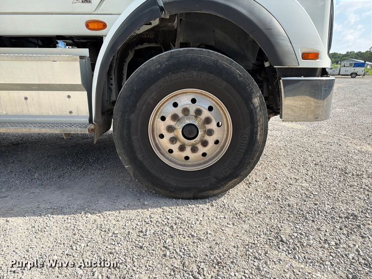 image for item FK4053 2022 International HX620 dump truck