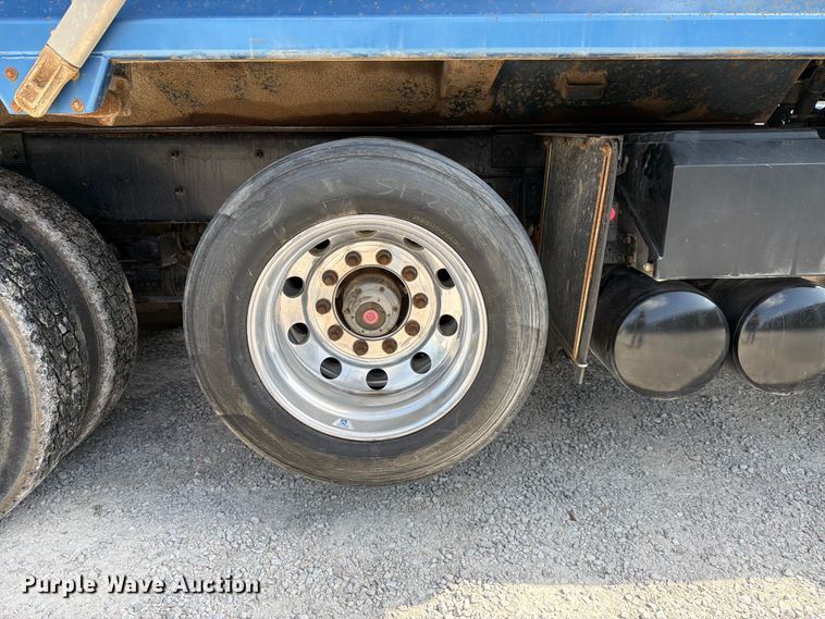 image for item FK4053 2022 International HX620 dump truck