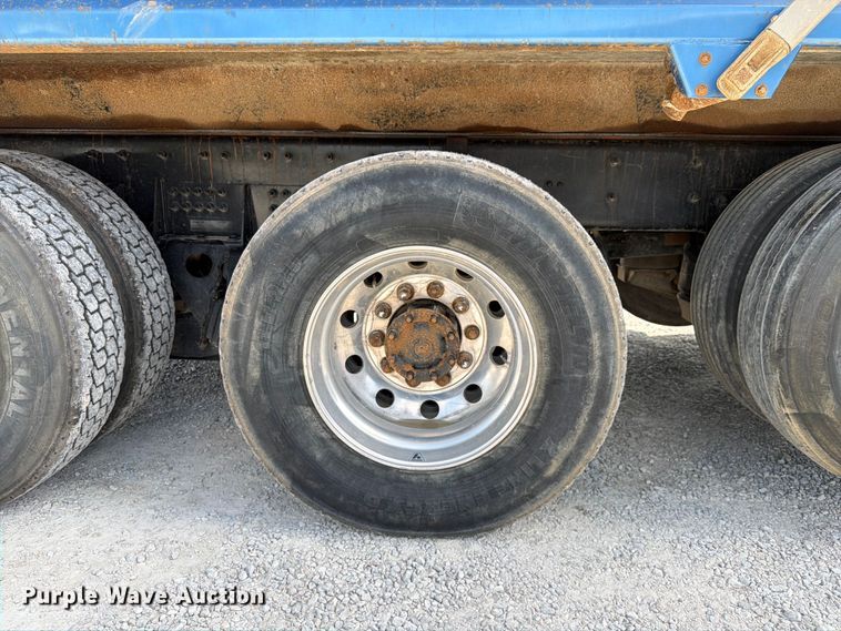 image for item FK4053 2022 International HX620 dump truck