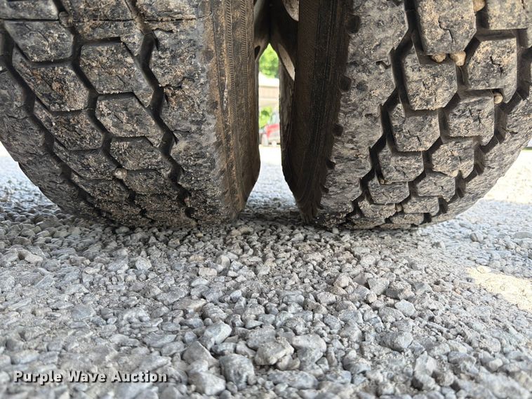 image for item FK4053 2022 International HX620 dump truck