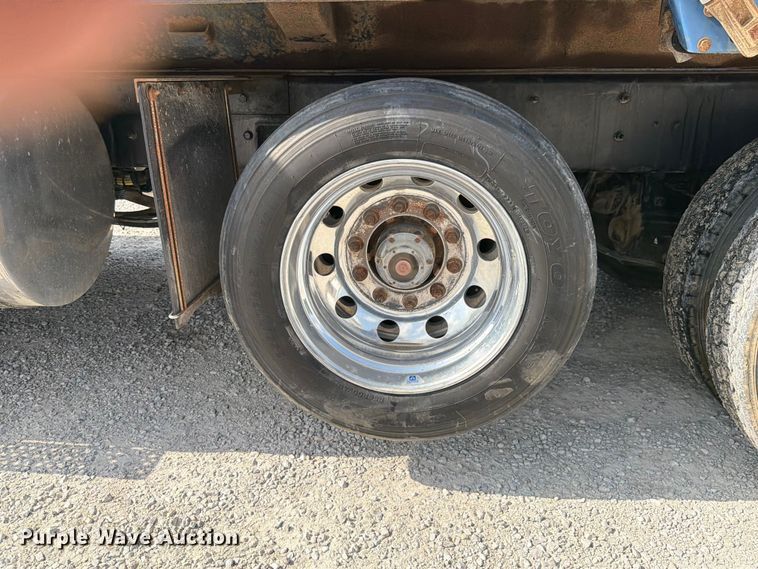 image for item FK4053 2022 International HX620 dump truck