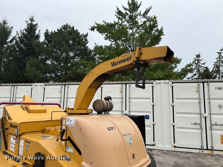 image for item FK4090 2009 Vermeer  BC1500 wood chipper