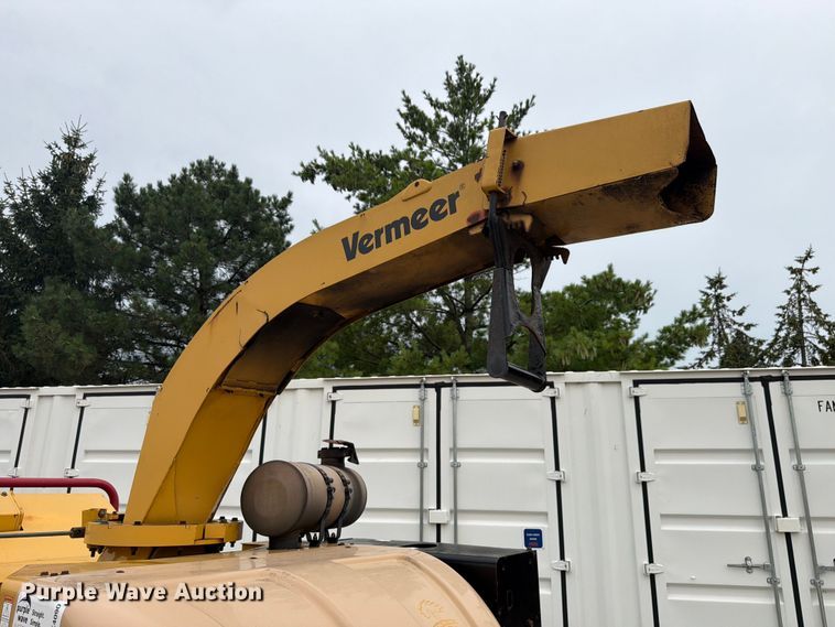 image for item FK4090 2009 Vermeer  BC1500 wood chipper