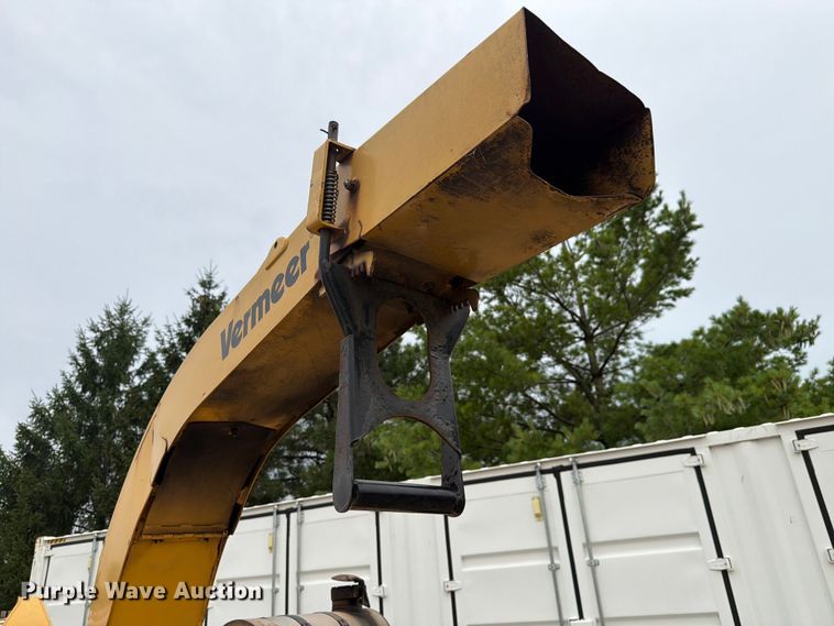image for item FK4090 2009 Vermeer  BC1500 wood chipper