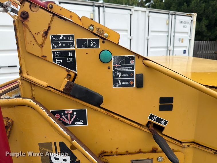 image for item FK4090 2009 Vermeer  BC1500 wood chipper