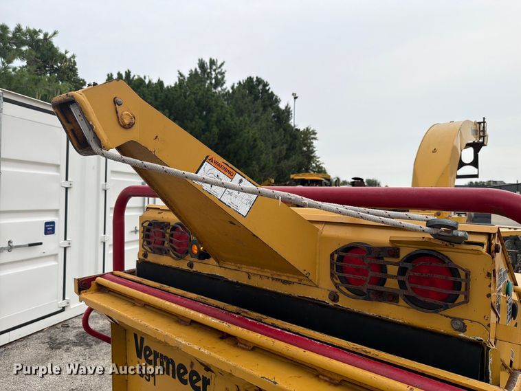 image for item FK4090 2009 Vermeer  BC1500 wood chipper
